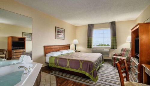 Deluxe King Suite