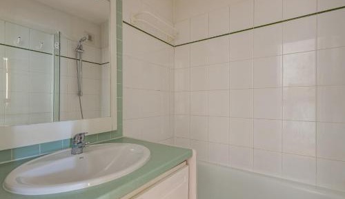 Select One-Bedroom Apartment (7 People)