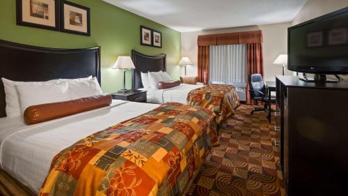 Queen Room with Two Queen Beds - Non-Smoking