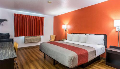 King Room - Non-Smoking