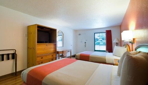 Quadruple Room - Disability Access - Roll in Shower