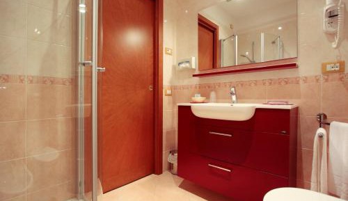 Superior One-Bedroom Apartment with frontal Lake View 