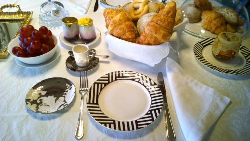 Quad Avenue Studio Penthouse