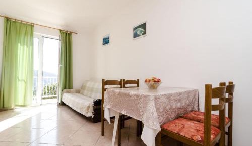 Two-Bedroom Apartment with Balcony and Sea View