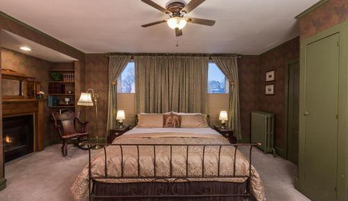 Deluxe Double Room with Bath