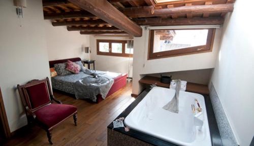 Double Room with Hot Tub