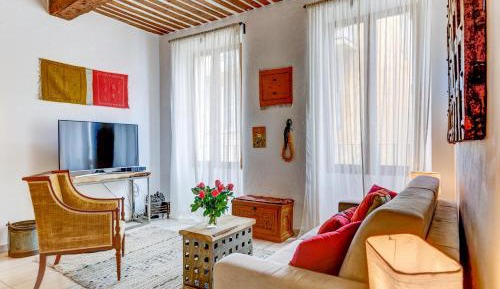 One-Bedroom Apartment (85 Rue Meynadier 06400 Cannes)