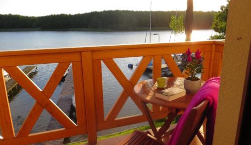 Apartment with Lake View