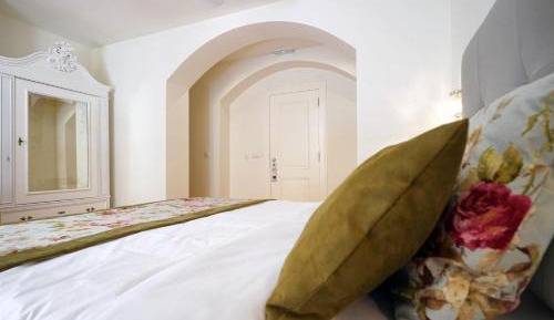 Deluxe Double or Twin Room with Patio