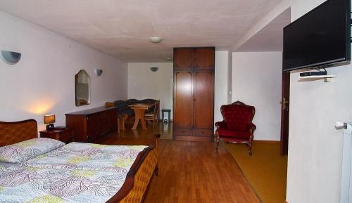 Studio - Ground Floor