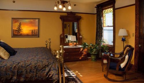 Suite with Lake View