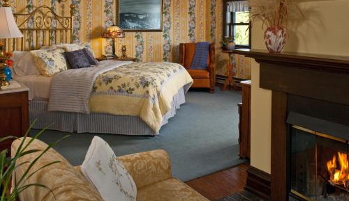 Suite with Lake View