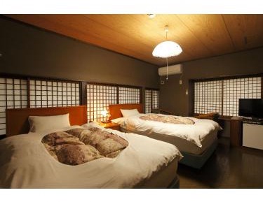 Twin Room with Private Bathroom