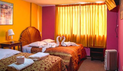 Twin Room with Private Bathroom