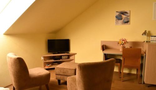 Studio (2 Adults)
