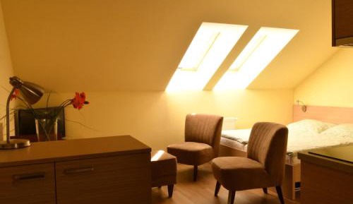 Studio (2 Adults)