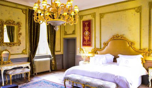 Deluxe Suite with Spa Bath