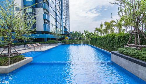 Apartment with Lake View