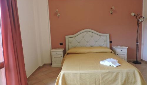 Deluxe Double Room with Bath