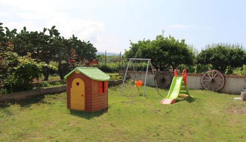 Family Room with Garden View