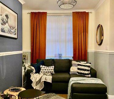Abertillery House | Cozy 3-Bedroom House with Kitchen for 4 Guests