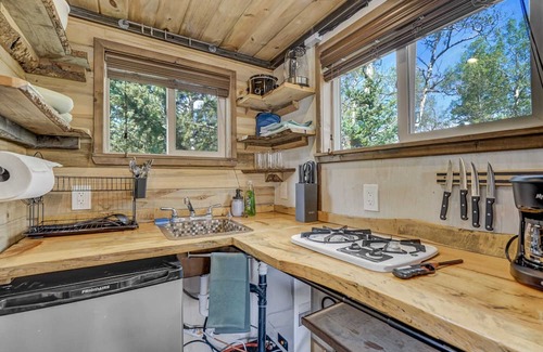 Cripple Creek Cabin | Cozy Mountain Tiny Home Near Cripple Creek - Guest Rated 9/10