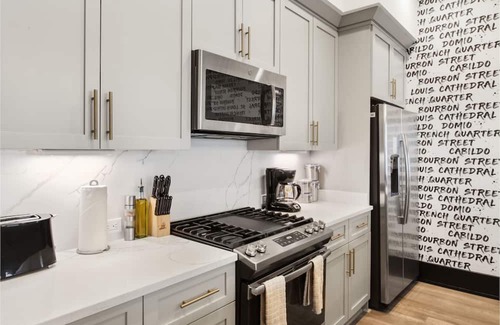 Central Business District House | Discover Roami at The Brandywine: Pool, Spa & Pet Friendly