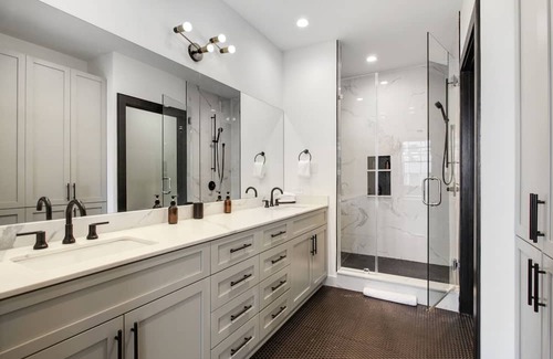 Central Business District House | Discover Roami at The Brandywine: Pool, Spa & Pet Friendly