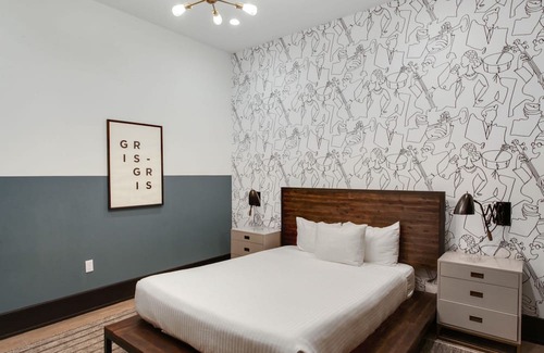 Central Business District House | Discover Roami at The Brandywine: Pool, Spa & Pet Friendly