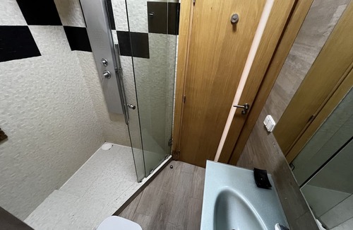 Haut Founty Apartment | Budget-Friendly Studio Steps from the Beach with Child Access