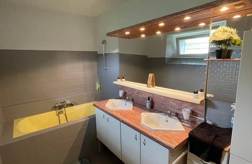 Louan-Villegruis-Fontaine House | Spacious House for 28 with Pool, Pet-Friendly Amenities
