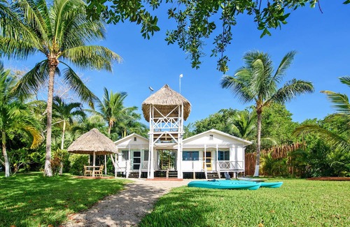 Buenavista Cabin | Serene Caribbean Cabin by Bacalar Lagoon – 10/10 Guest Rated