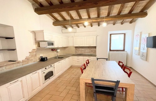 Limiti Villa | Spello By The Pool: Family Retreat with Private Pool & Wifi