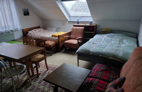 Erkelenz Cottage | Cozy Private Room in Country House with Pool & Spa