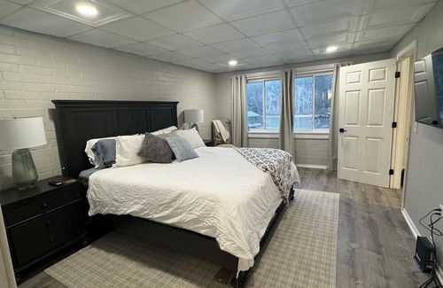 Spring City House | Relaxing Lake House Retreat with Family-Friendly Amenities