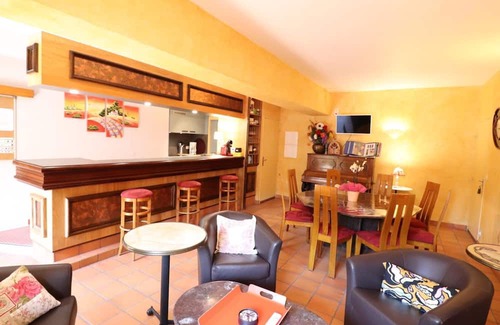 Saint-Flour Cottage | Cozy Gite Saint-Flour: Ideal for Families with Kitchen
