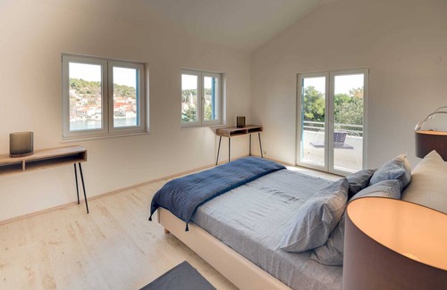 Prvic Luka Villa | Inviting Hillside Villa Perfect for Group Getaways