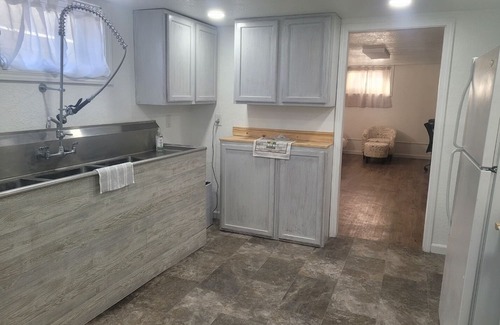 Torrington House | Book Two Apartments for One, Pet-Friendly Getaway!