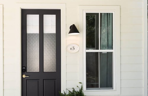 Fredericksburg Apartment | Hot Tub, King Bed, Walk to Main, Luxe Bath - No. 5