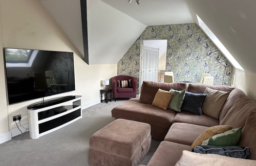 Ashwick Apartment | Relaxing Somerset Retreat with Indoor Pool and Spa Amenities