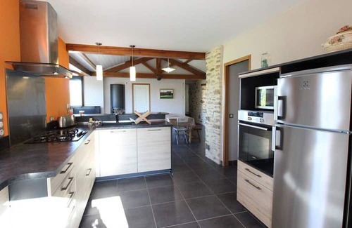 Leynhac Cottage | Discover Gite Leynhac: Family-Friendly Retreat with Kitchen