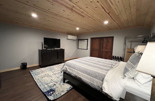 Georgetown Apartment | Cozy Pet Friendly Loft Near Golf Courses and Beaches