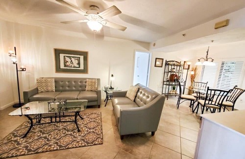 South Island Condo | Ideal Beachfront Retreat with Pool & Spa - Santa Maria Harbour