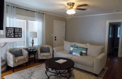 Ronda House | Cozy Wine Country Cottage - Family-Friendly Stay Near Wineries