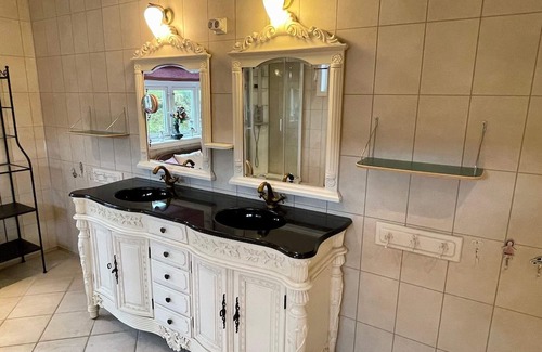 Kvinnherad House | Oceanfront Holiday Home for 6 in Beautiful Sæbøvik