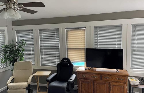 Circleville House | Tranquil Oasis with Pool & Breakfast in Middletown NY