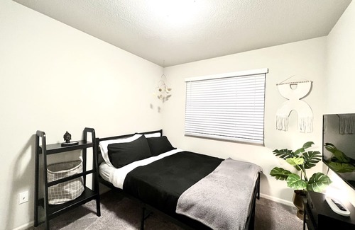 Forest Grove House | Pet-Friendly WFH Zen Den: Guest Rated 9.6 Near McMenamins