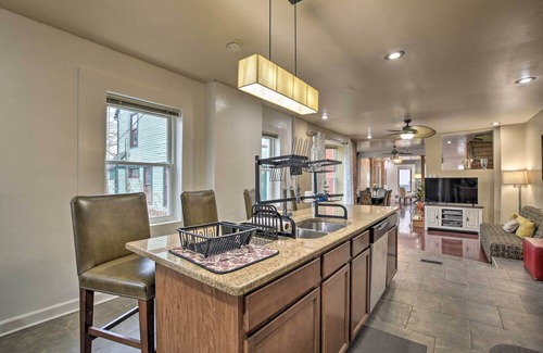 North Kenwood House | Historic Chicago Home < 1 Mi to Lake Michigan