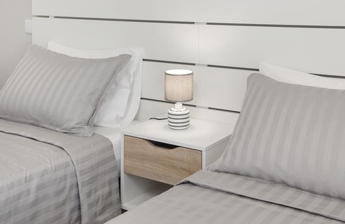 Foz do Arelho Apartment | Relaxing Lagoa Views - Family-Friendly Holiday Apartment