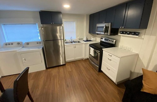 East Windsor House | Cozy Tiny Home with Pet-Friendly Amenities Near Disney
